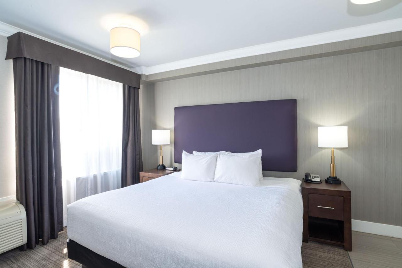 Sandman Hotel & Suites Calgary South Экстерьер фото